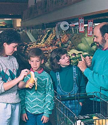 Sign Enhancers Beginning ASL VideoCourse 4: Let's Go Food Shopping!